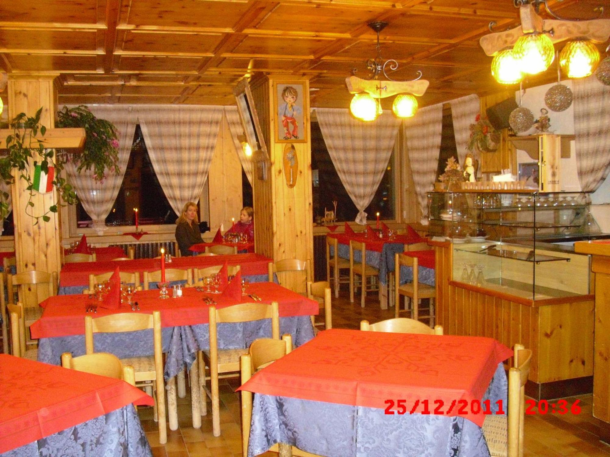 הוילה ואלדיסוטו Chalet Dei Rododendri מראה חיצוני תמונה